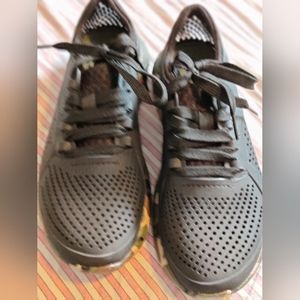 Crocs water sport shoes for women W6